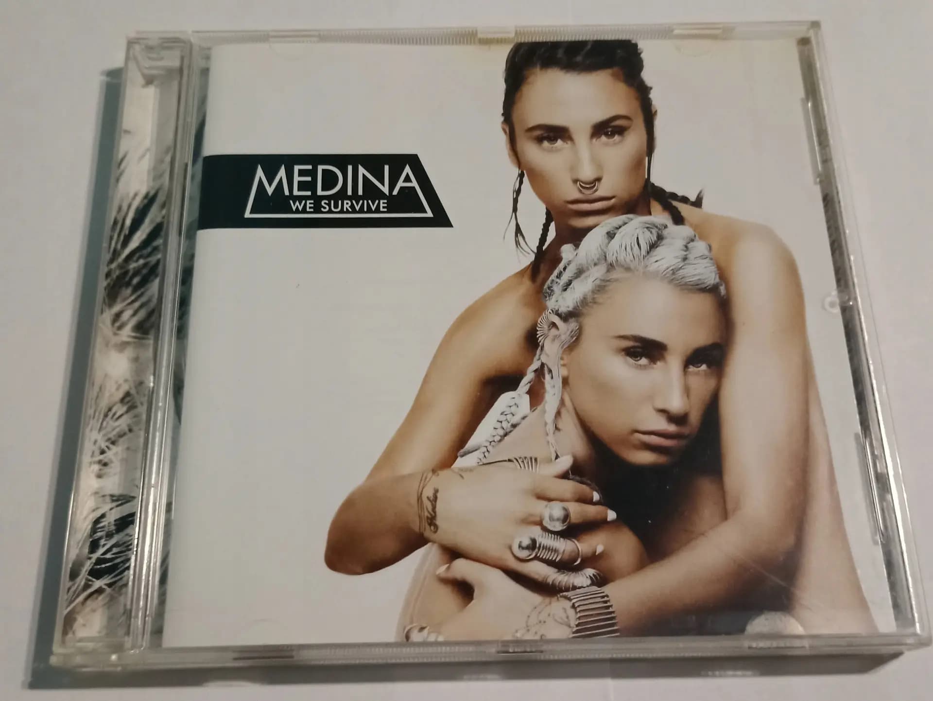 Okładka płyty Medina - We Survive