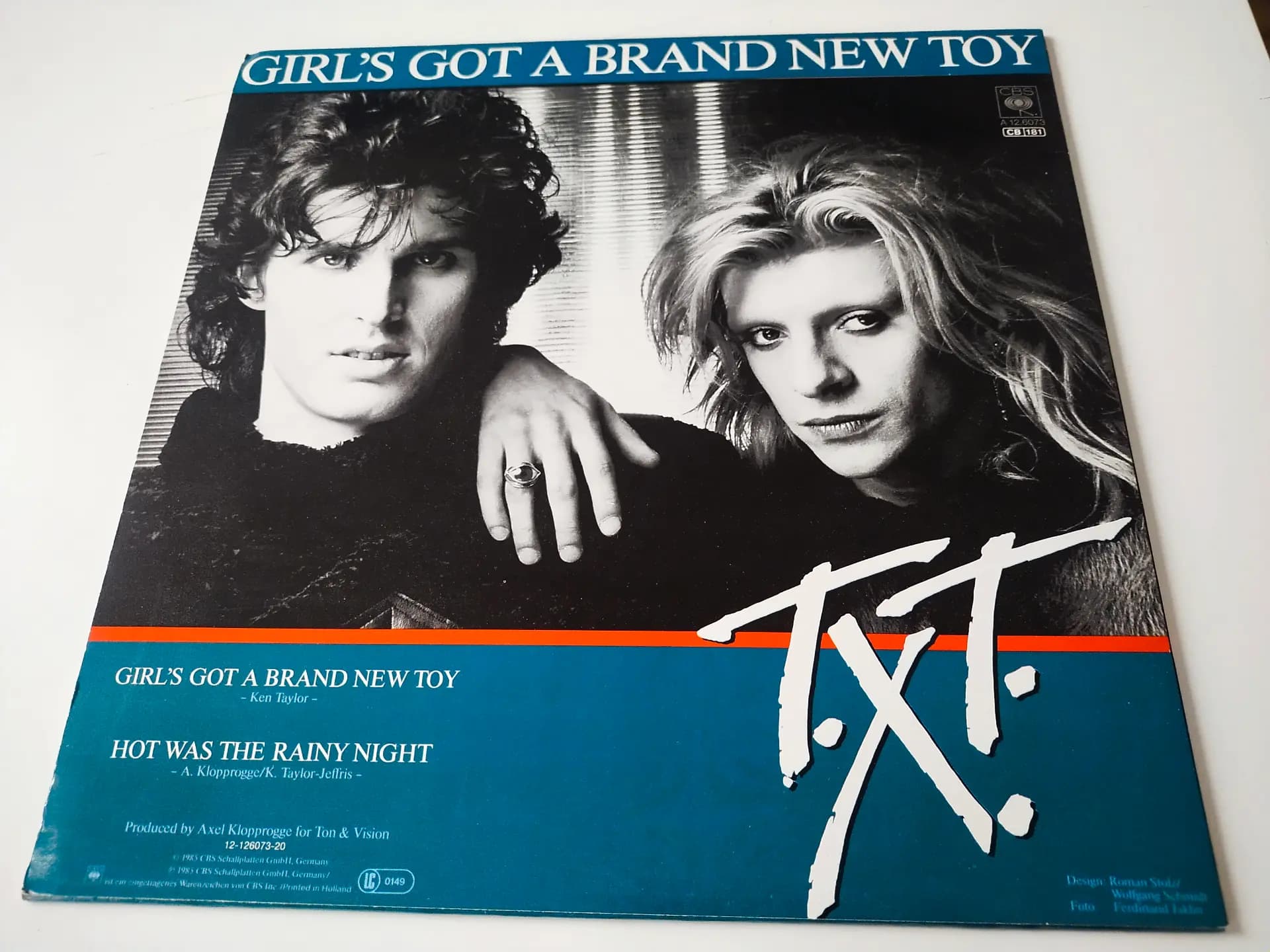 Główne zdjęcie - T.X.T. - Girl's Got A Brand New Toy (Extraordinary D.J.-Mix)