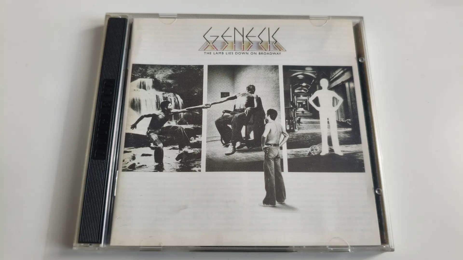 Główne zdjęcie - Genesis - The Lamb Lies Down On Broadway