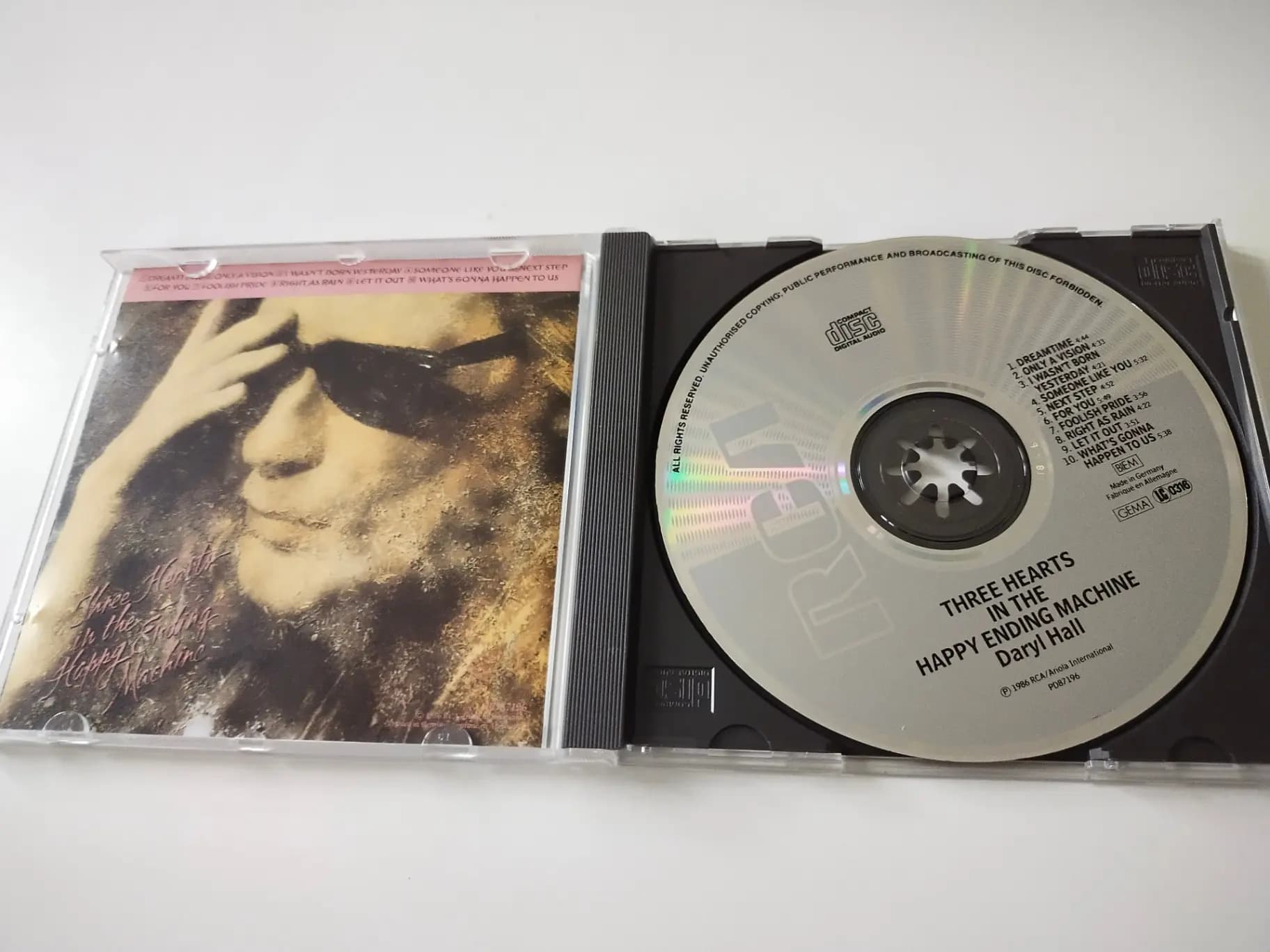 Główne zdjęcie - Daryl Hall - Three Hearts In The Happy Ending Machine