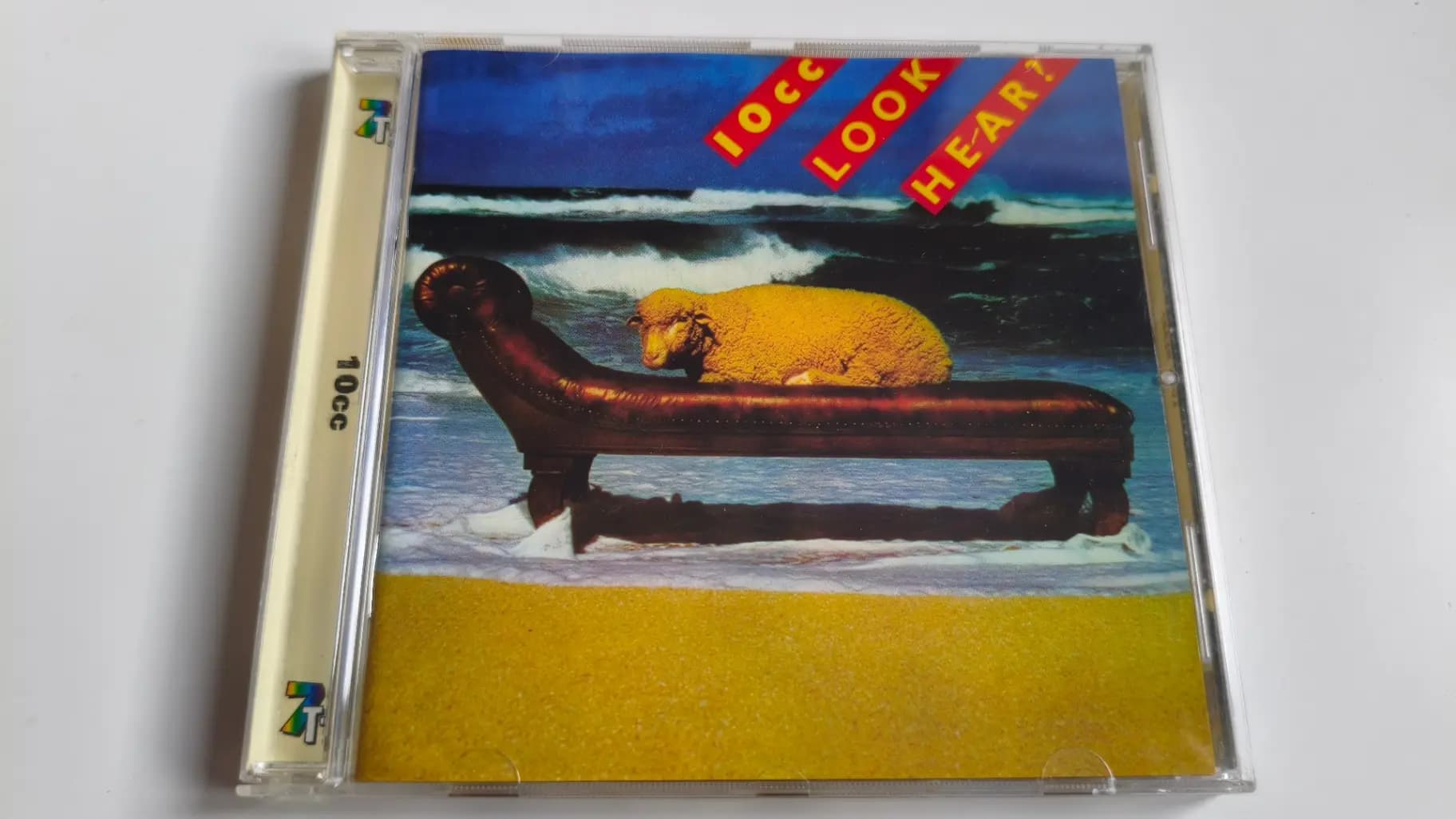 Okładka płyty 10cc - Look Hear?