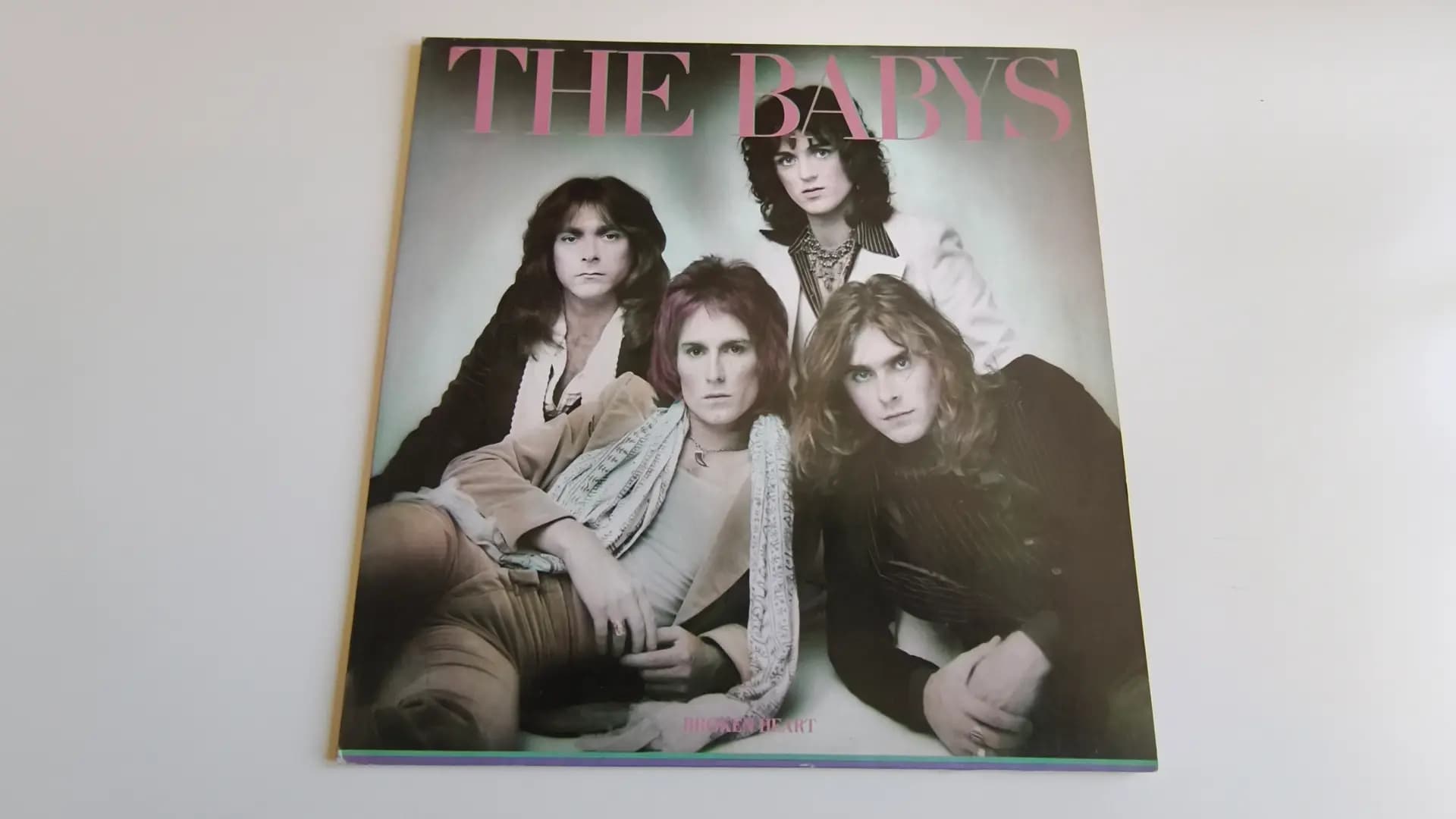 Główne zdjęcie - The Babys - Broken Heart