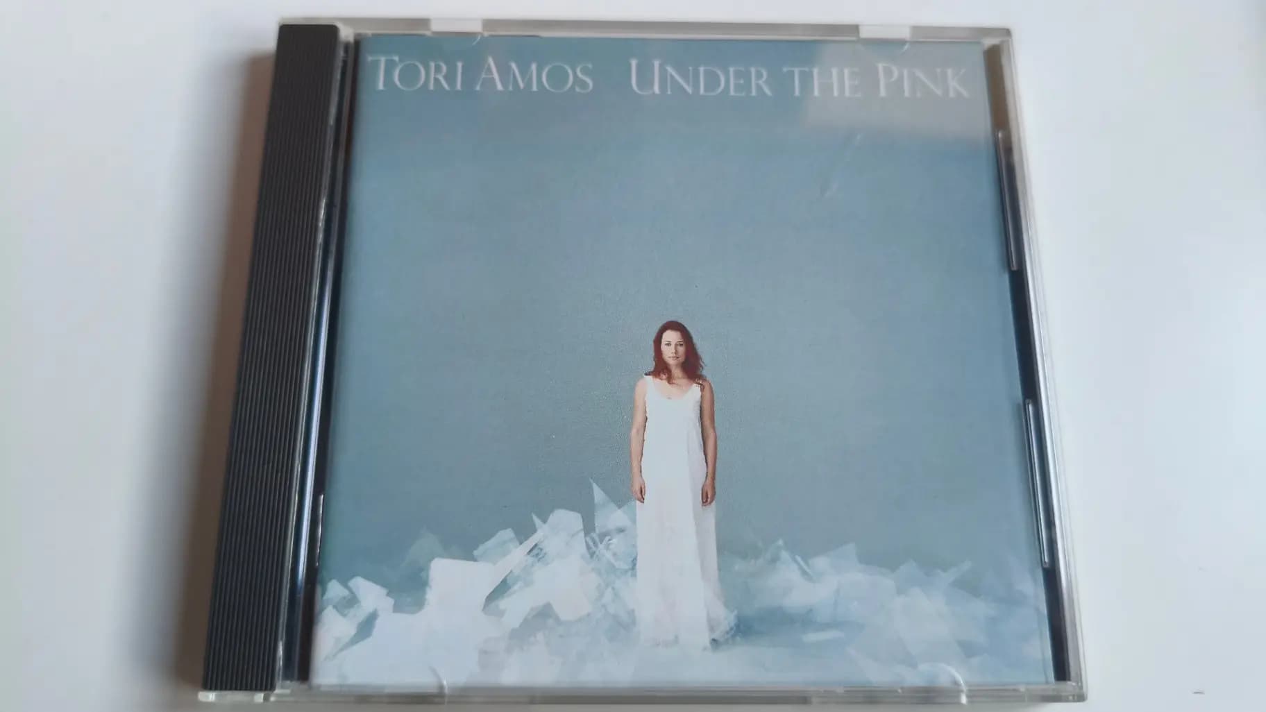 Okładka płyty Tori Amos - Under The Pink