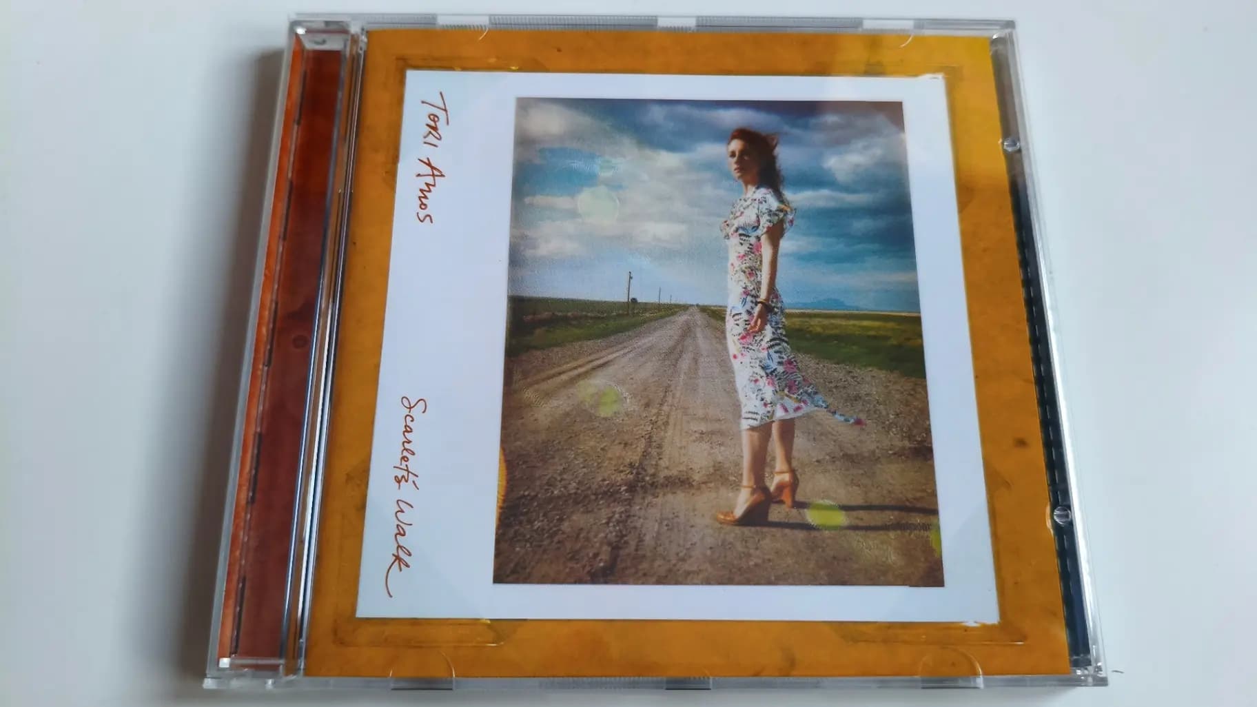 Okładka płyty Tori Amos - Scarlet's Walk