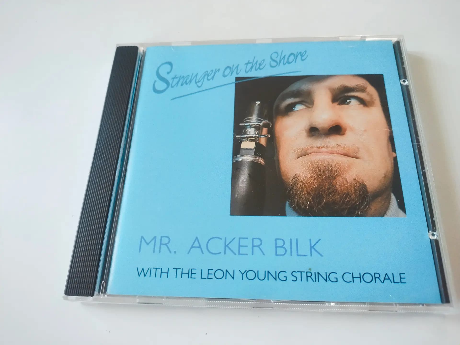 Główne zdjęcie - Bilk, The Leon Young String Chorale - Stranger On The Shore