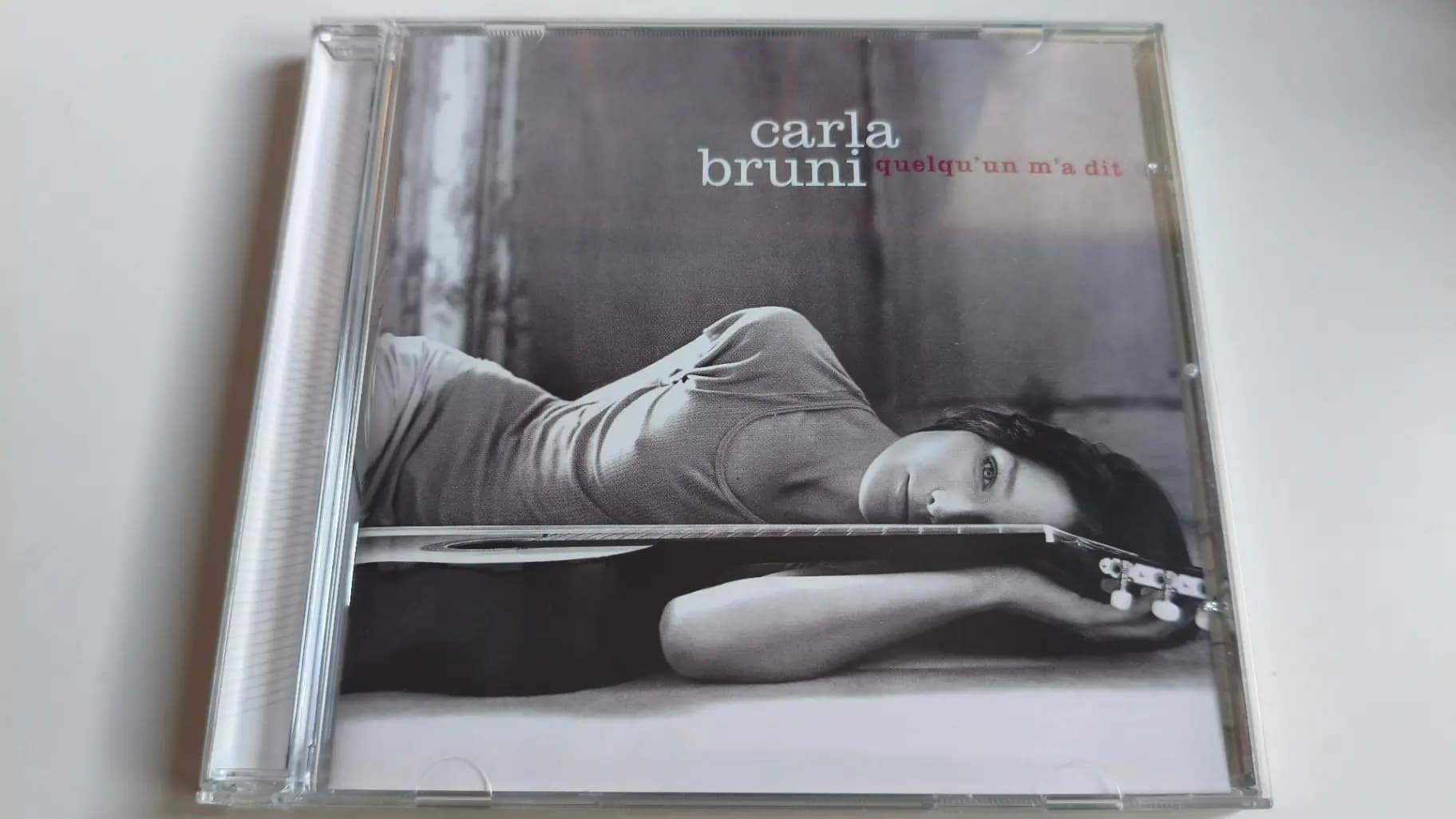 Quelqu'Un M'A Dit - Carla Bruni