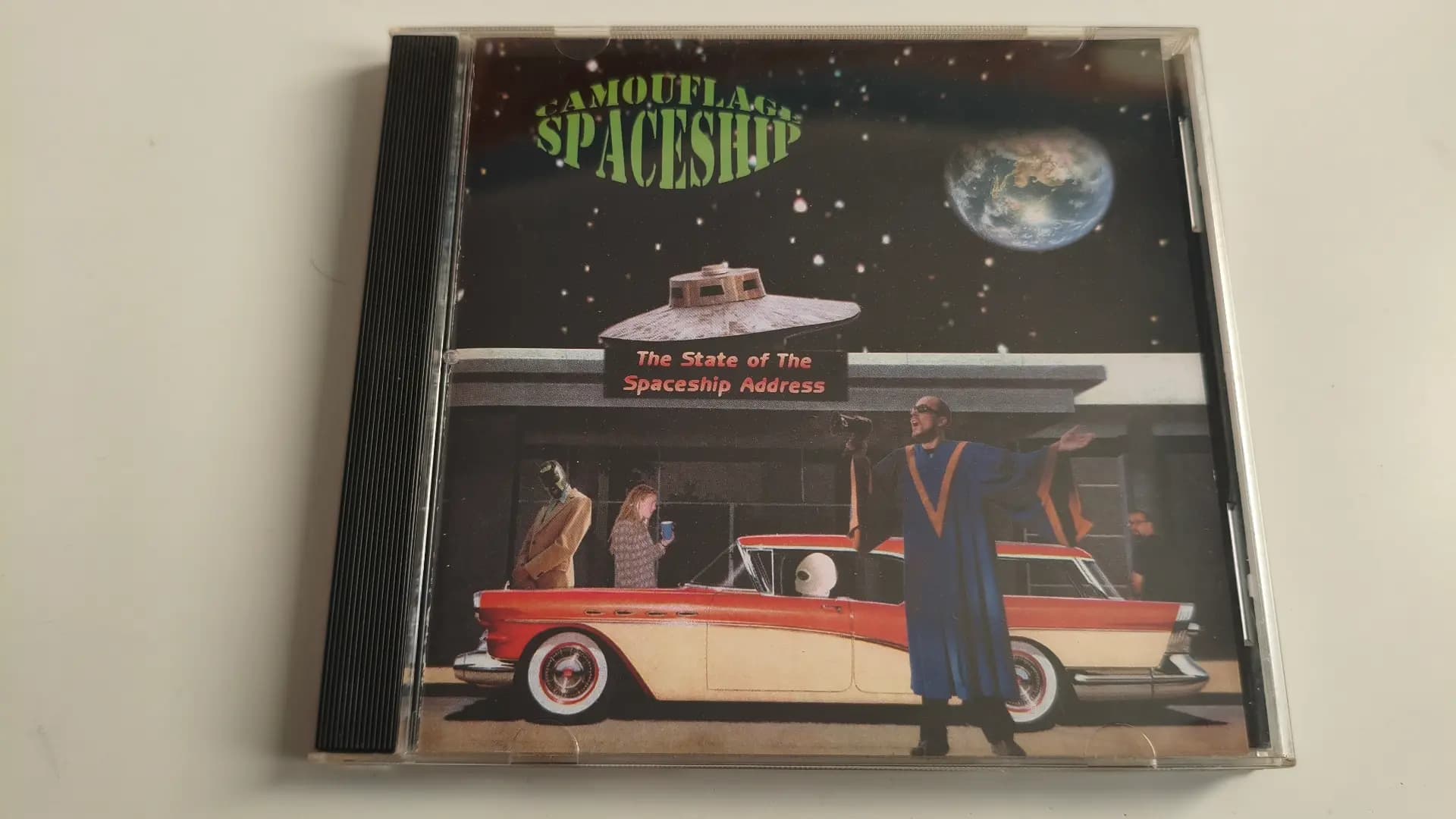 Główne zdjęcie - Camouflage Spaceship - The State of the Spaceship Address