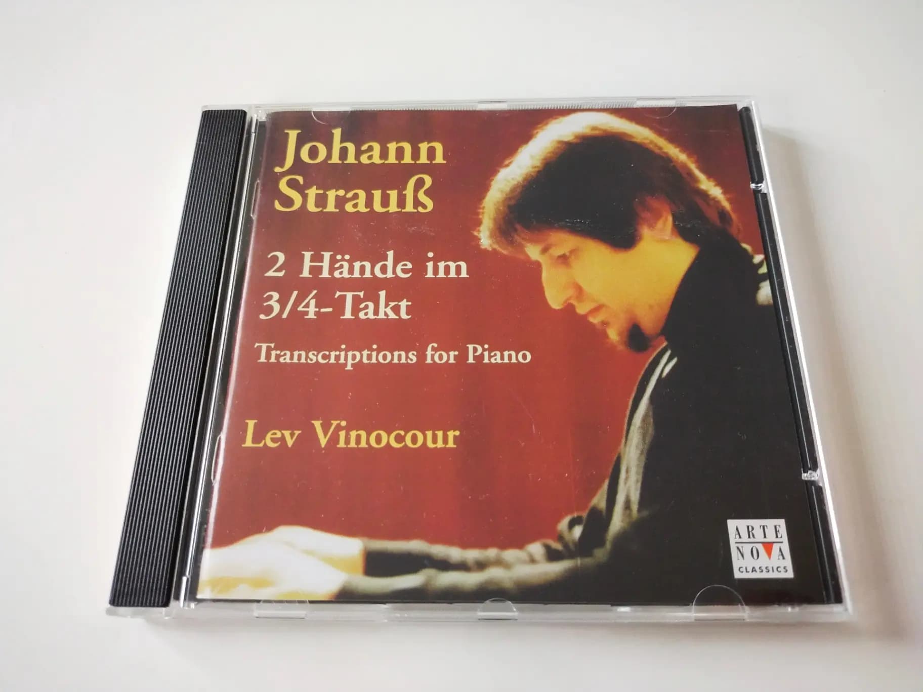 Główne zdjęcie - Strauss Jr., Vinocour - 2 Hände Im 3 / 4-Takt
