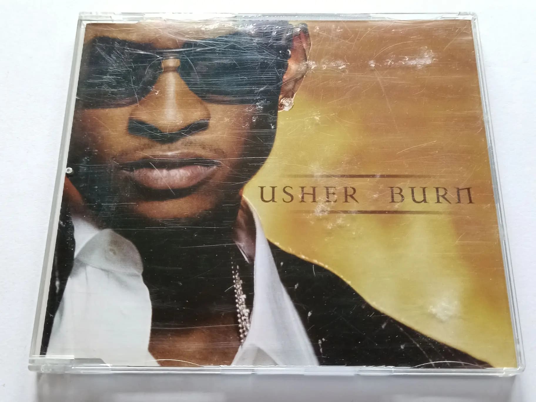 Główne zdjęcie - Usher - Burn