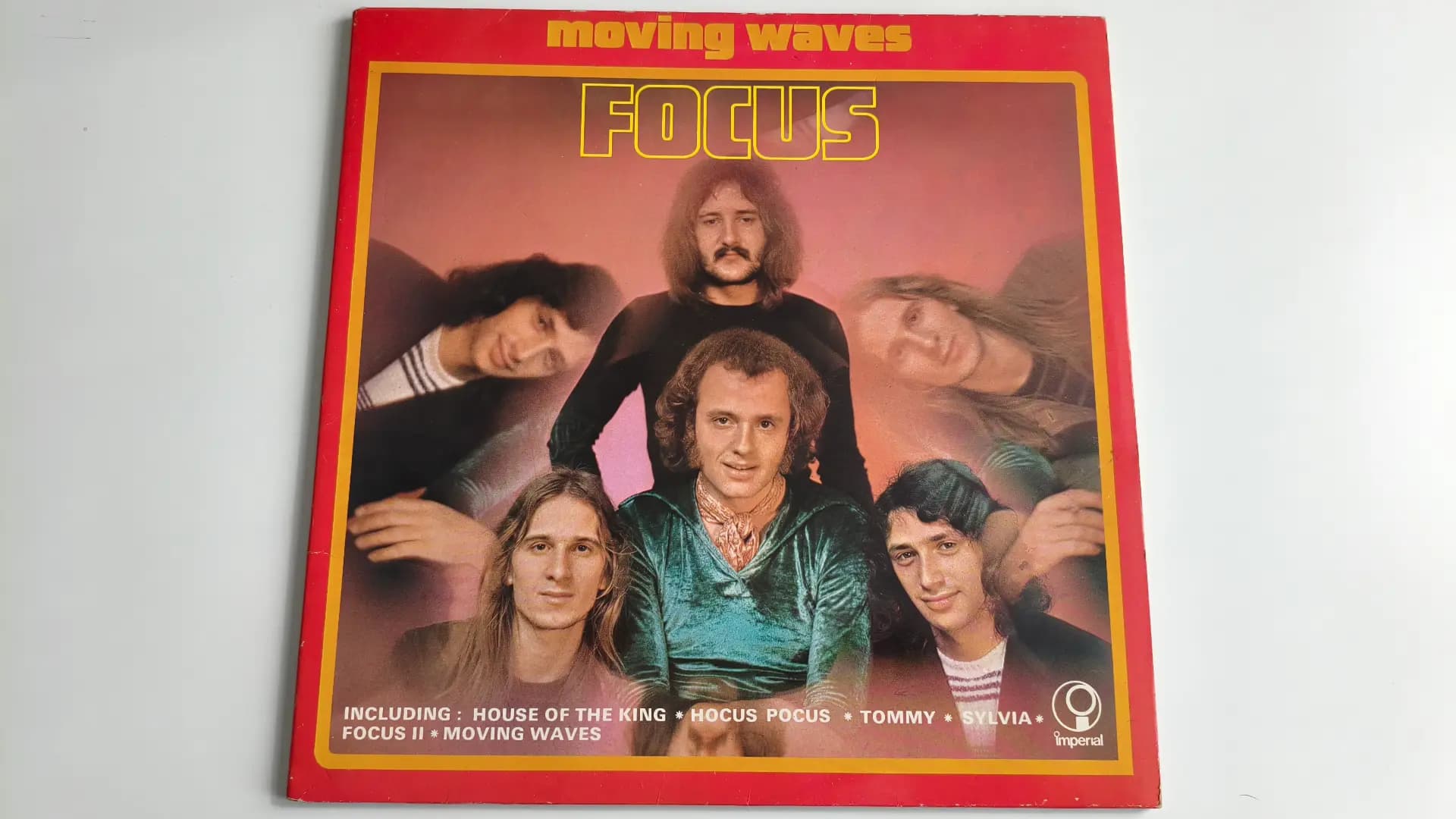 Główne zdjęcie - Focus (2) - Moving Waves