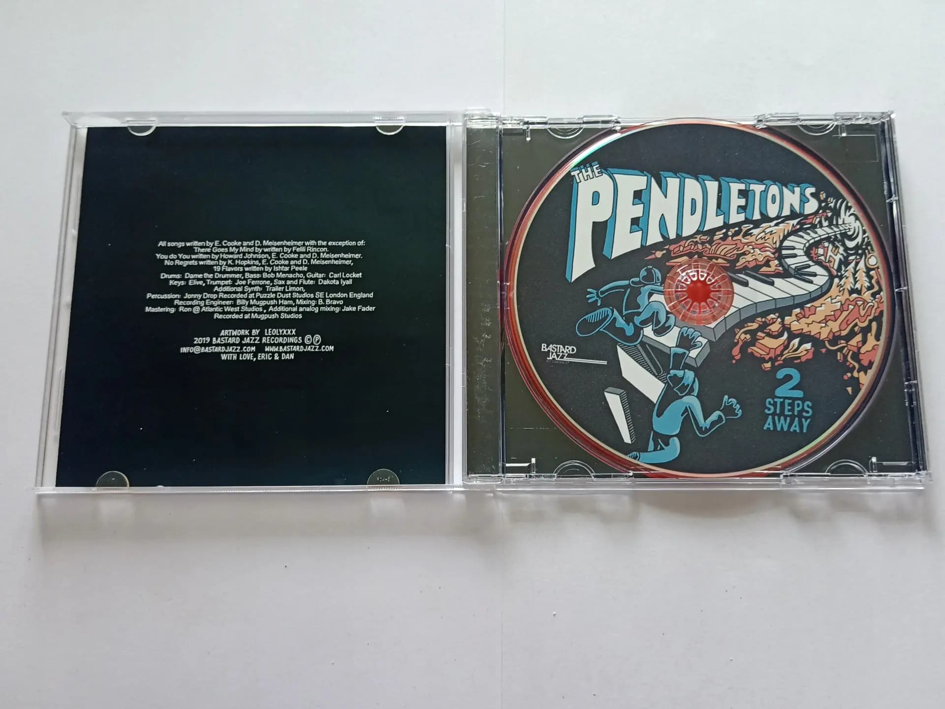 Główne zdjęcie - The Pendletons - 2 Steps Away