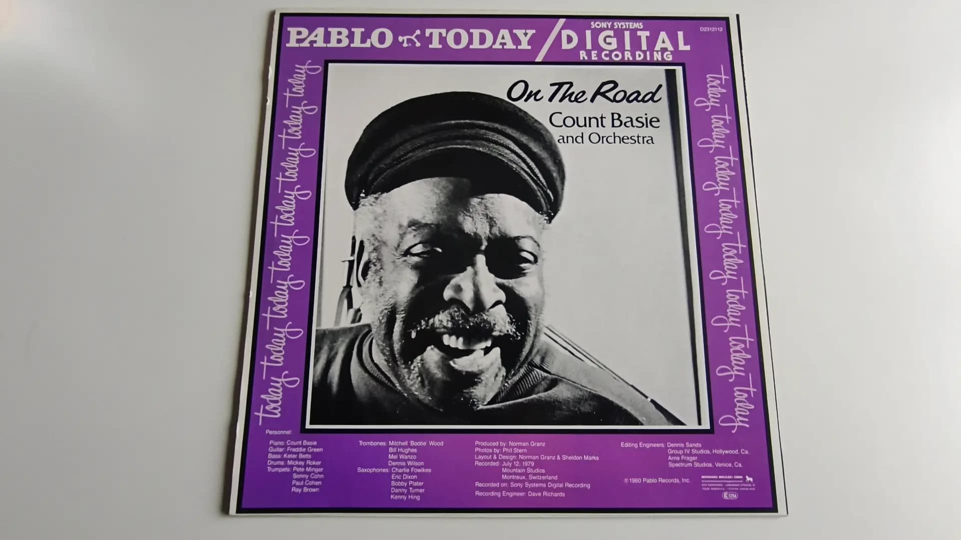 Główne zdjęcie - Count Basie Orchestra - On The Road