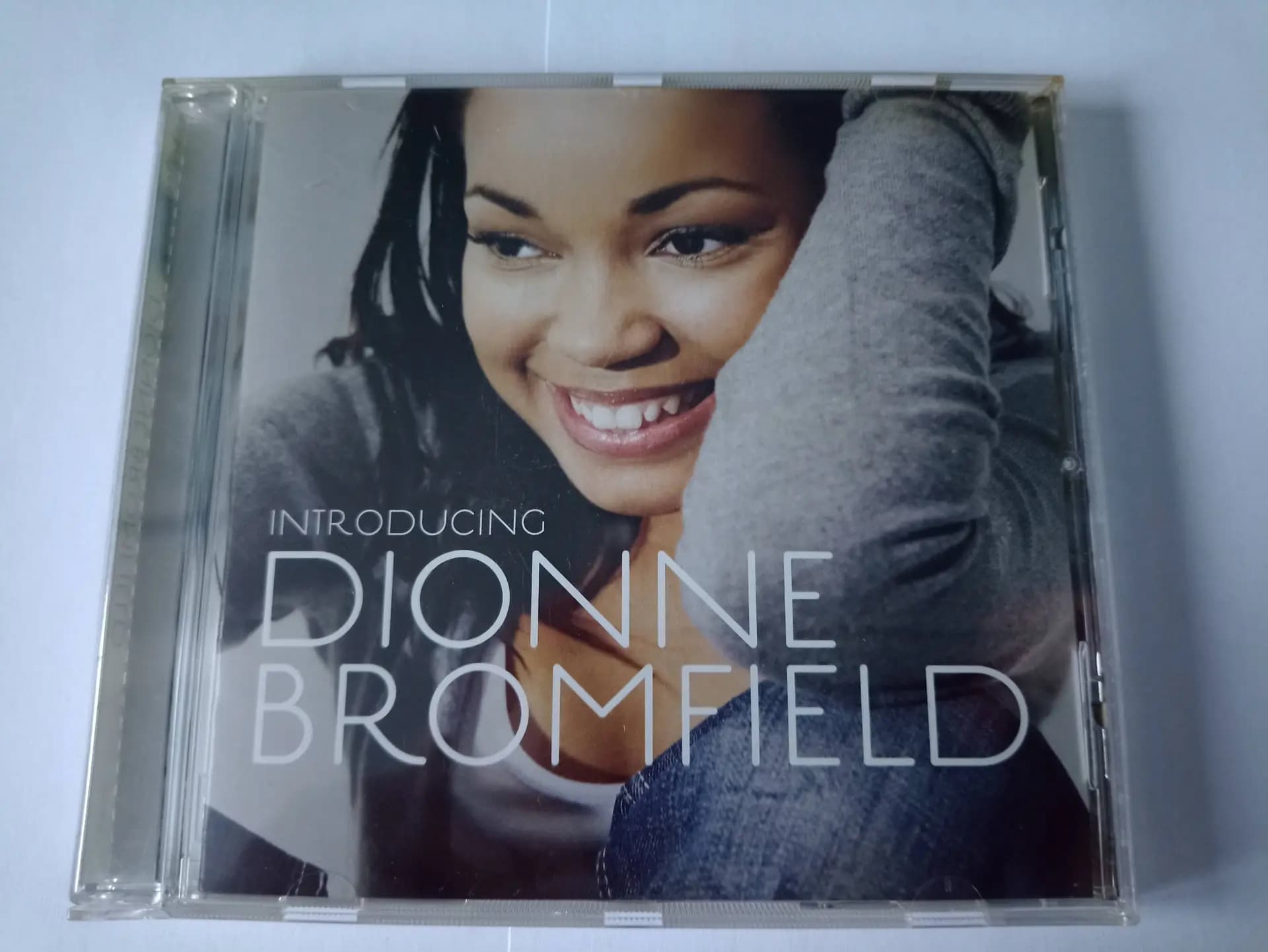 Okładka płyty Dionne Bromfield - Introducing