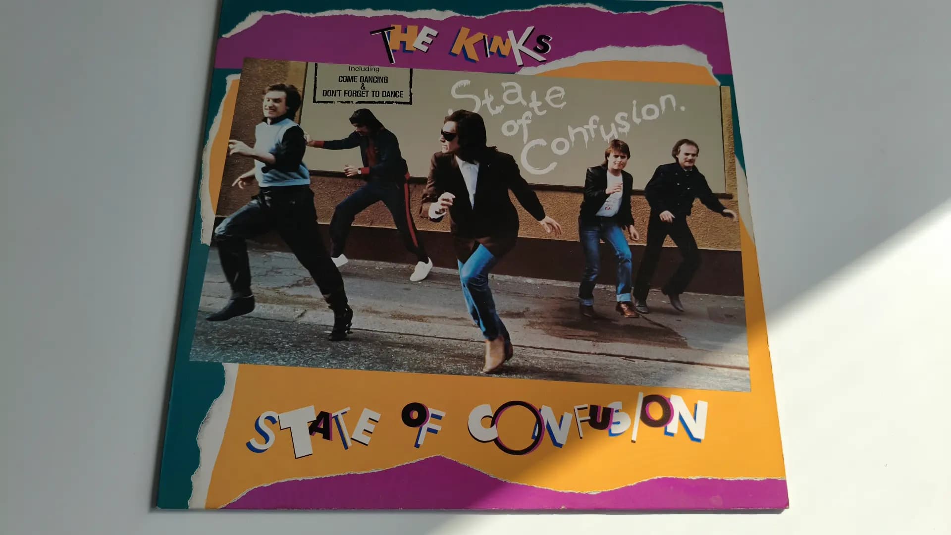 Okładka płyty The Kinks - State Of Confusion