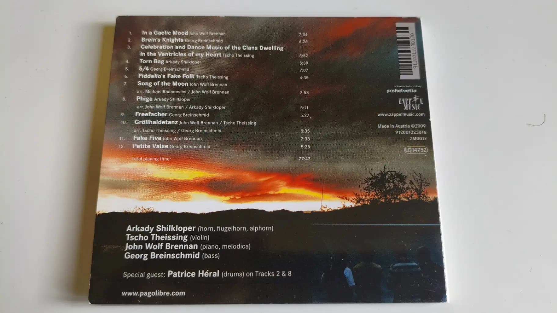 Główne zdjęcie - Pago Libre - Fake Folk