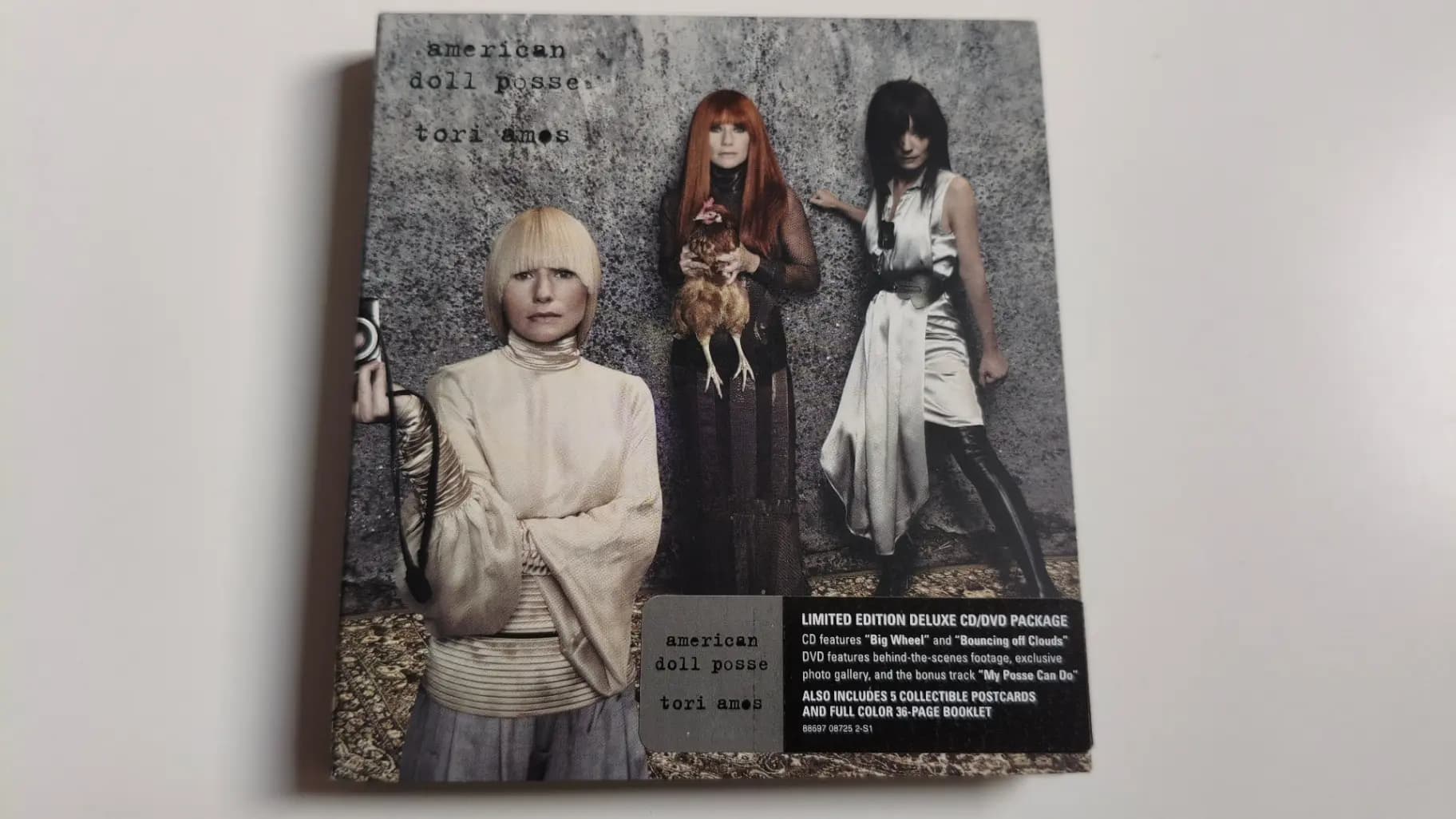 Okładka płyty Tori Amos - American Doll Posse