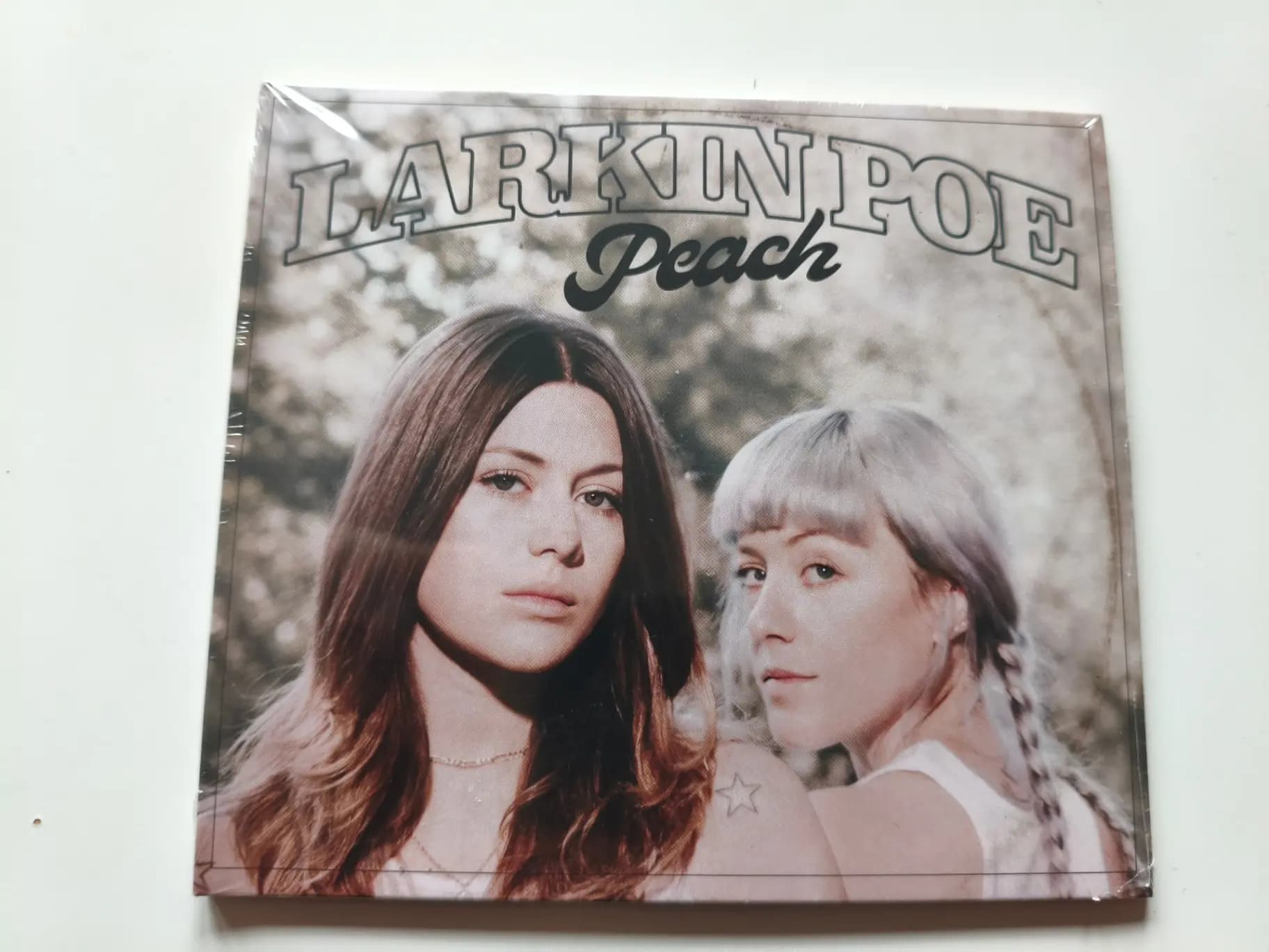 Główne zdjęcie - Larkin Poe - Peach
